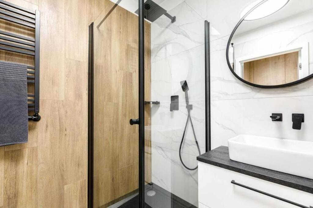 Golden Apartments Wroclaw - Cozy Studio- Odra River&Ksiecia Witolda Екстериор снимка